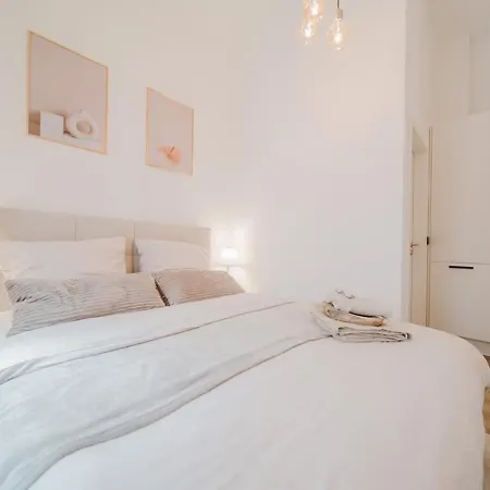 Llr Design - Sienna Beige Im Zentrum Von Apartmán Koblenc